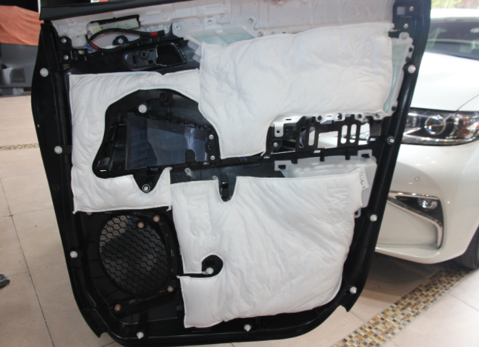 在哪里安裝隔音棉可以降低汽車發(fā)動機噪音？
